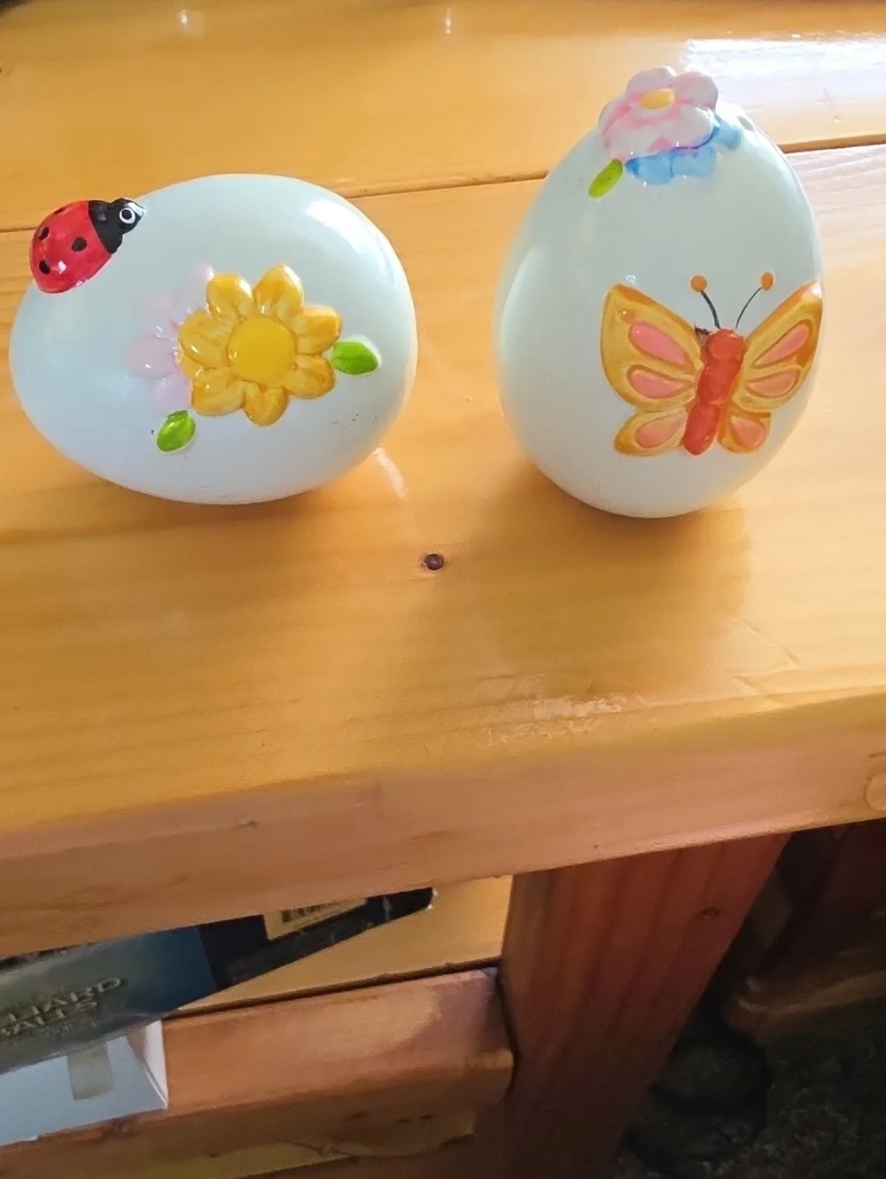 Vintage Hand-painted Made In Japan Ceramic Eggs.